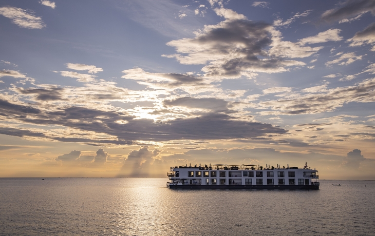 RV Mekong Discovery*****